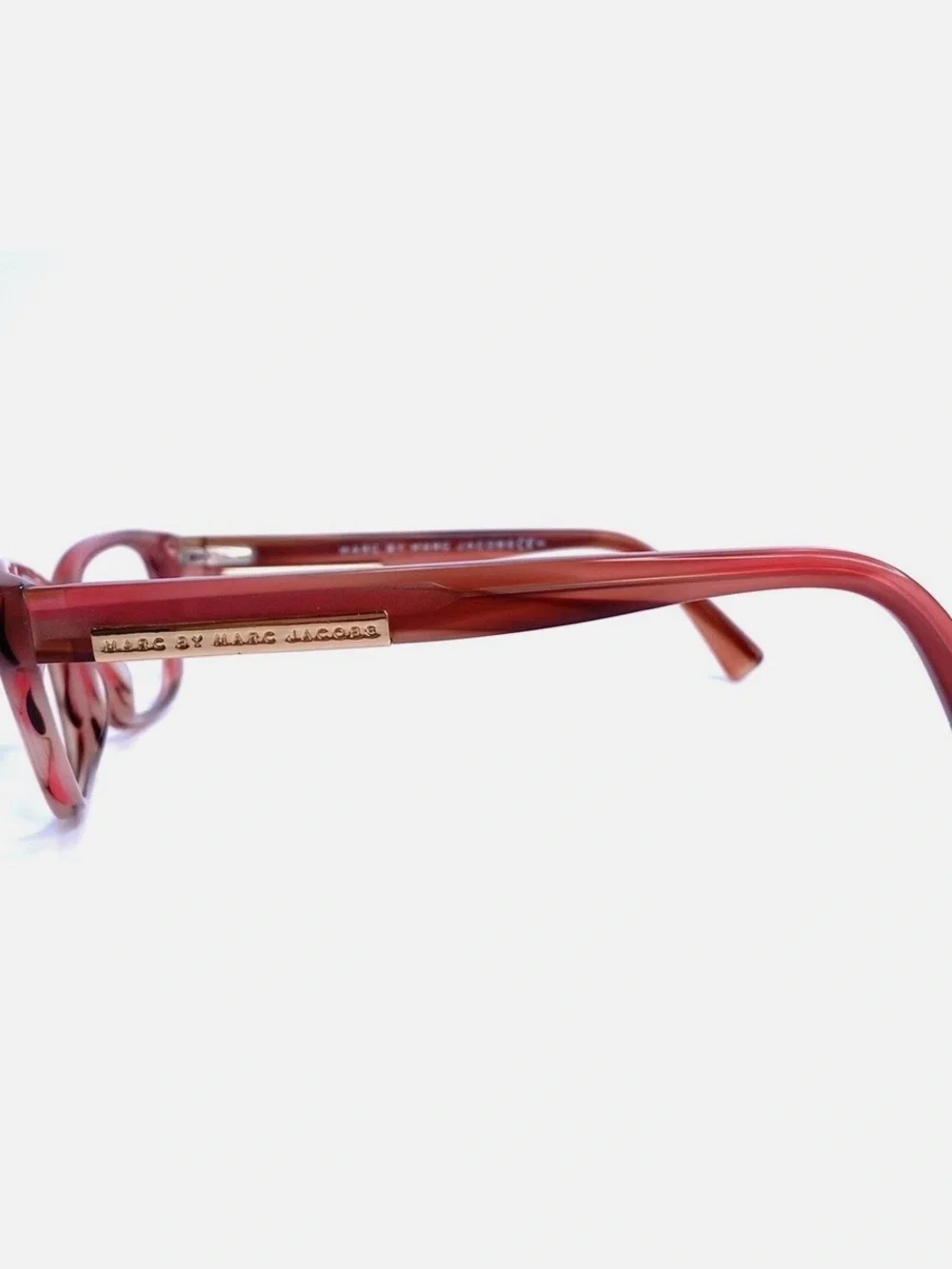 Marc by Marc Jacobs New in Hardshell Case. • Model: MMJ 617